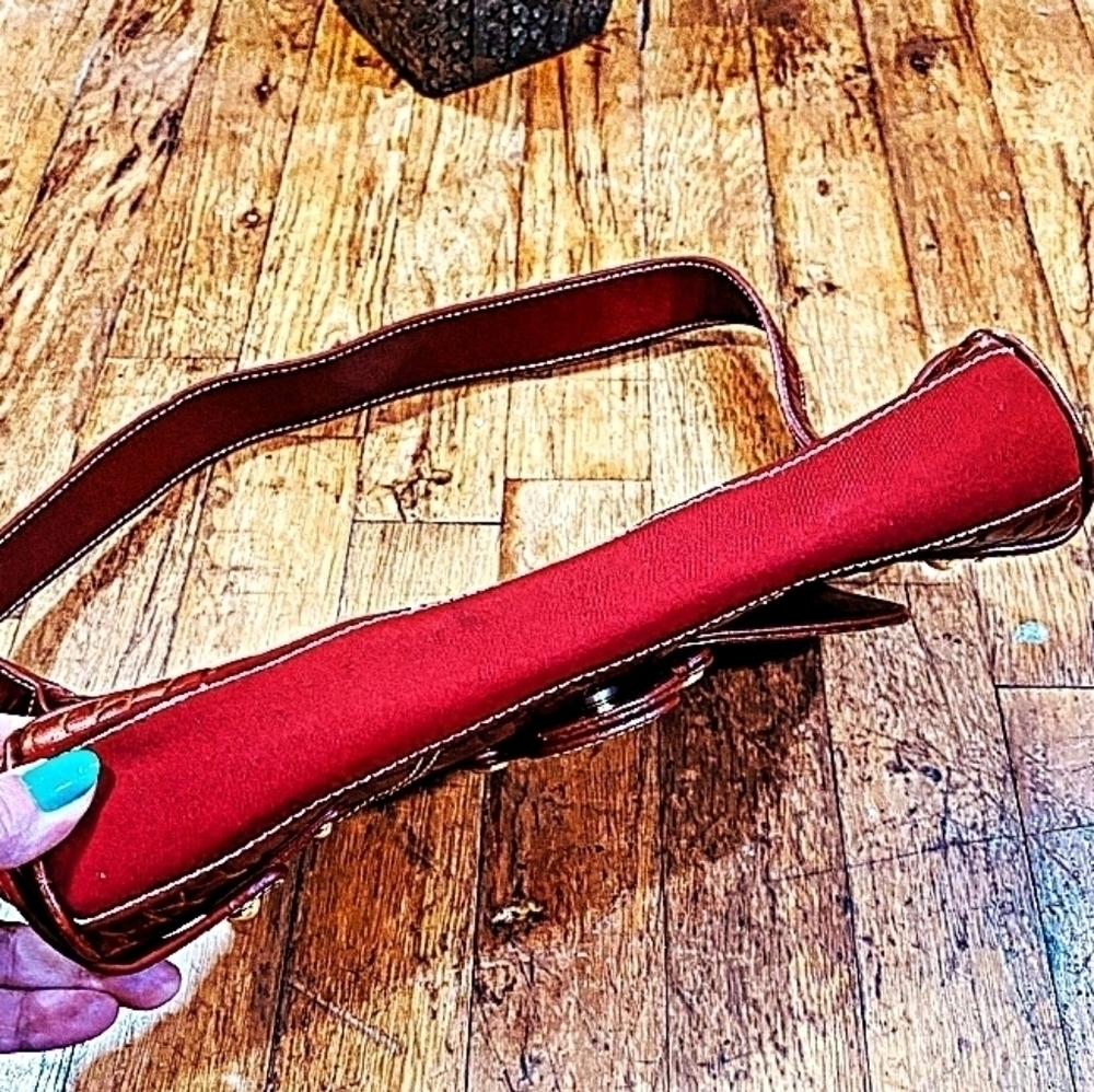 𝅺Franco Sarto Moc Croc Embossed Red Leather Women's Shoulder Bag EUC - Picture 3 of 8